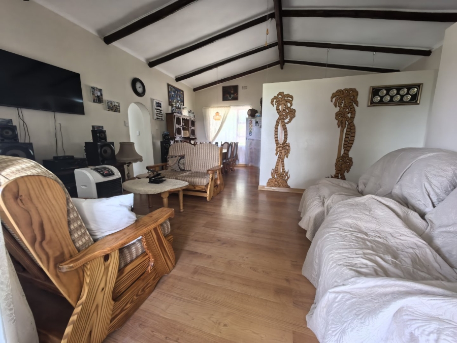 5 Bedroom Property for Sale in Fraaiuitsig Western Cape